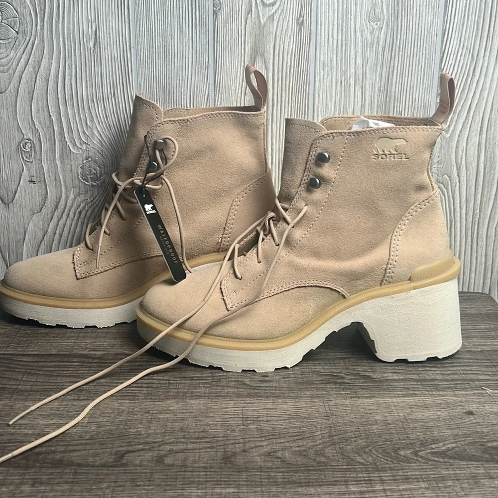 Women Sorel Boots Hi-Line Lace 9.5 NWT Tan Heel